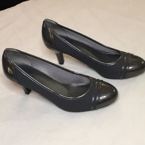 Life Stride Dark Grey 2 1/2” Pump